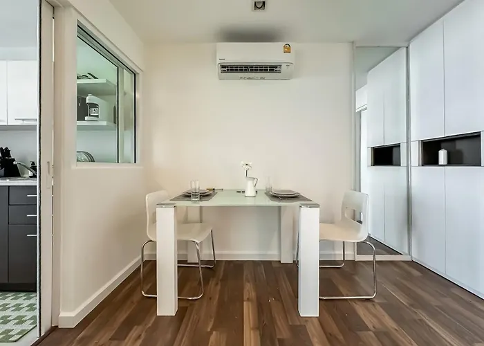 Contemporary Modern 1br - Ultra Fast Wifi - On Nut Apartamento Bangkok